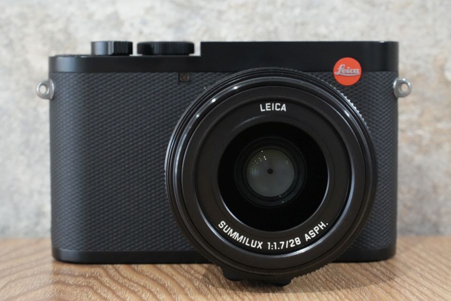 LEICA Q2