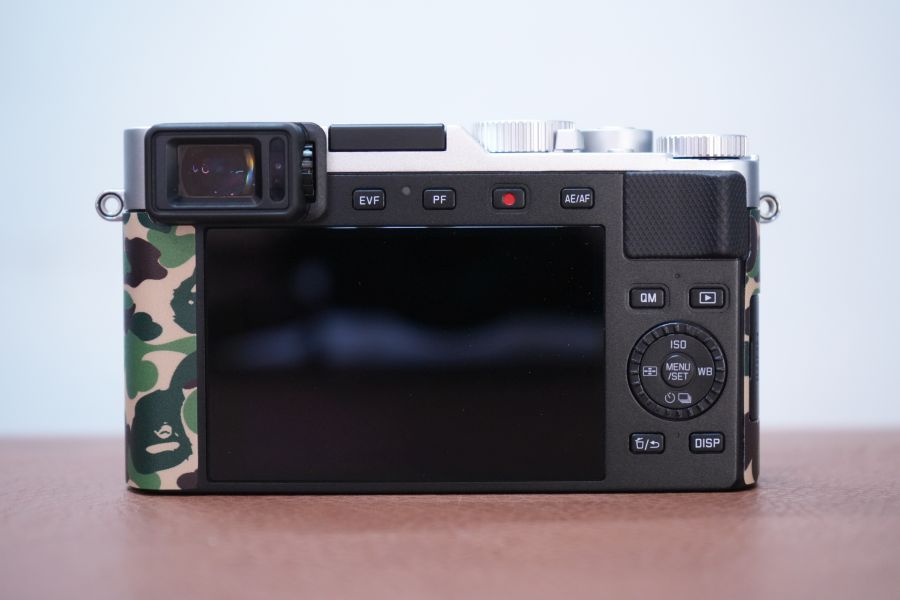 LEICA D-LUX 7 A BATHING APE X STASH EDITION Silver
