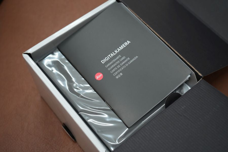 LEICA D-LUX 7 A BATHING APE X STASH EDITION Silver