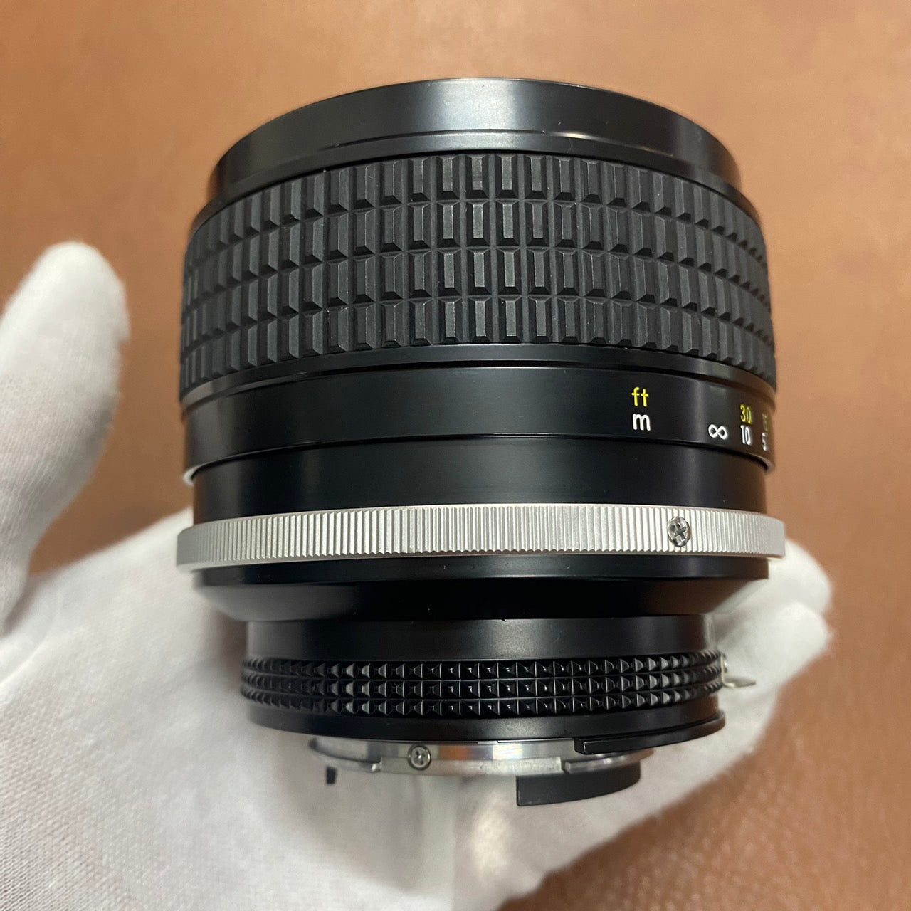 Nikon Ai-S Nikkor 85mm F1.4 フード付き