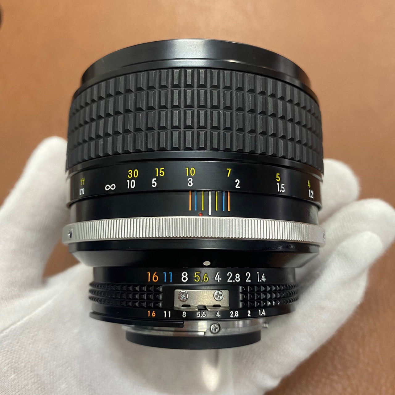 Nikon Ai-S Nikkor 85mm F1.4 フード付き