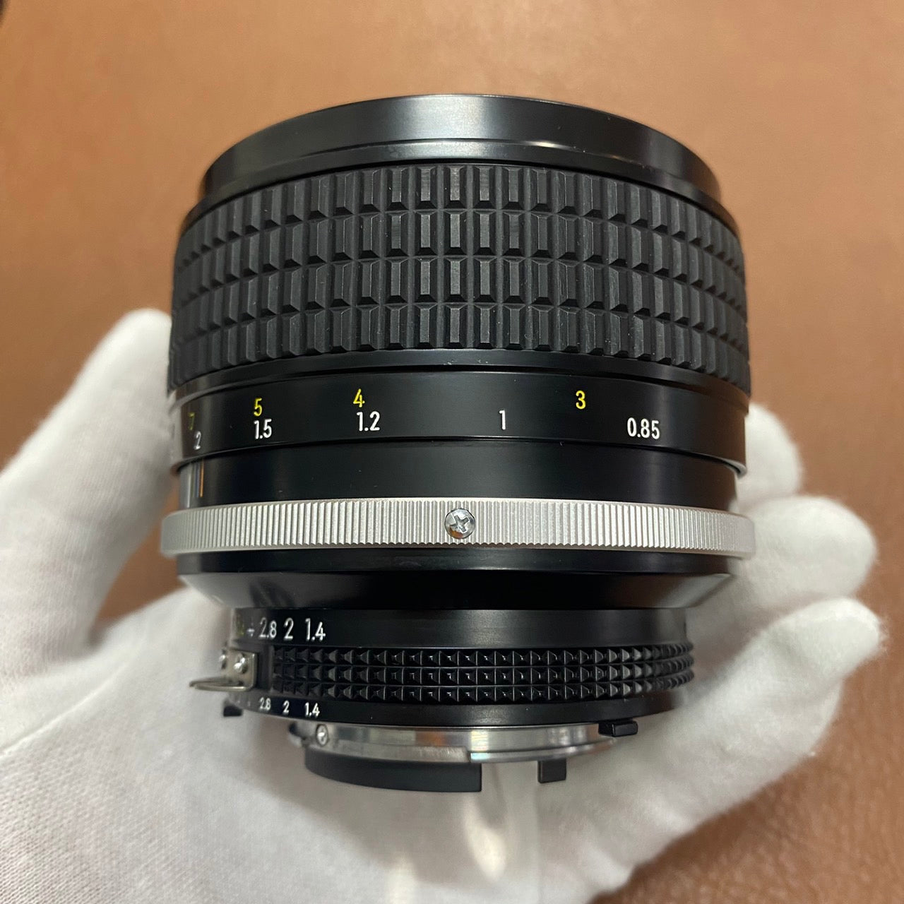 Nikon Ai-S Nikkor 85mm F1.4 フード付き