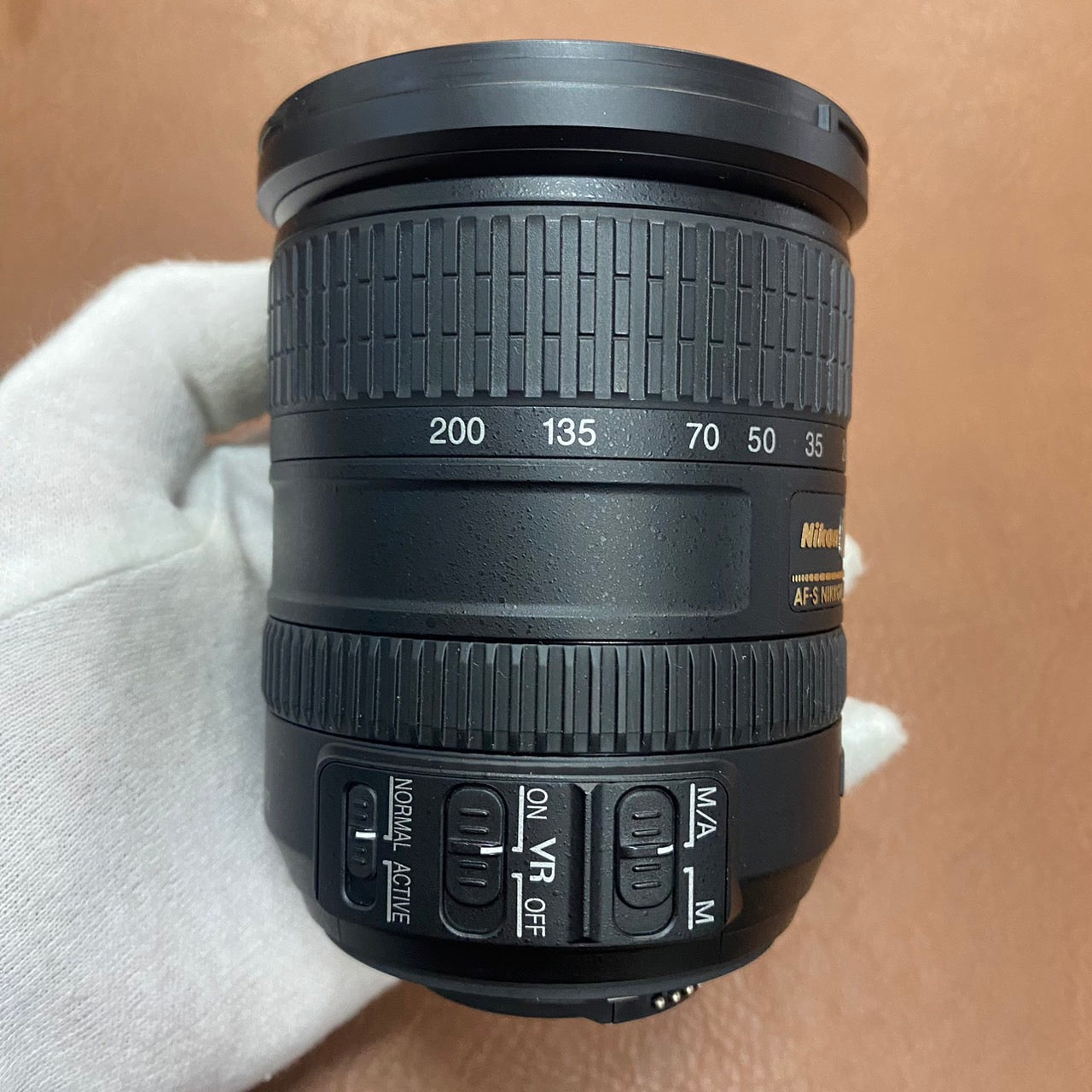 Nikon AF-S DX NIKKOR VR 18-200mm F3.5-5.6 G フード付き