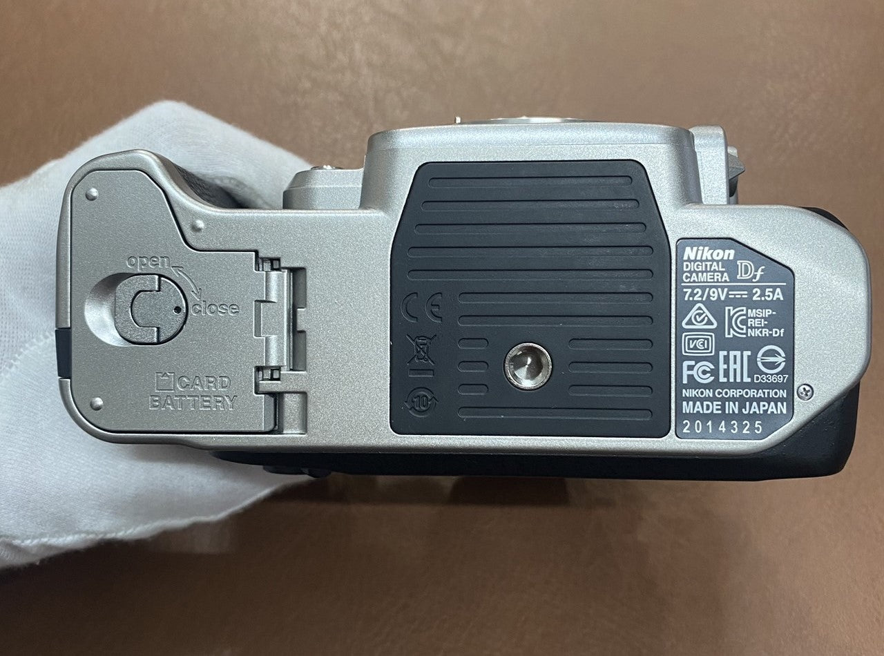 Nikon Df Silver シルバー Body 極美品
