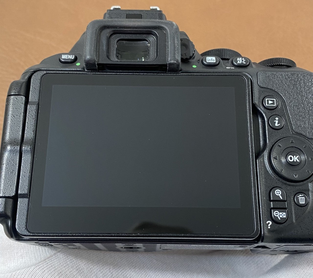 Nikon D5600 ダブルズームキット 箱付き