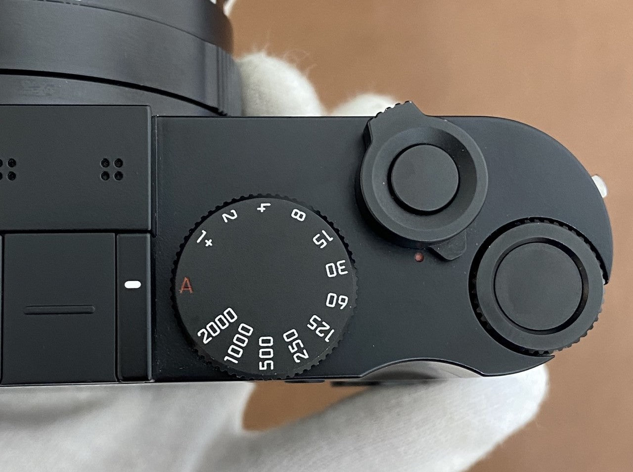 LEICA Q2