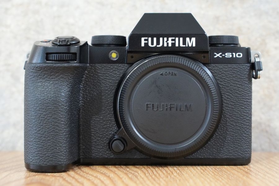 FUJIFILM X-S10 ボディ