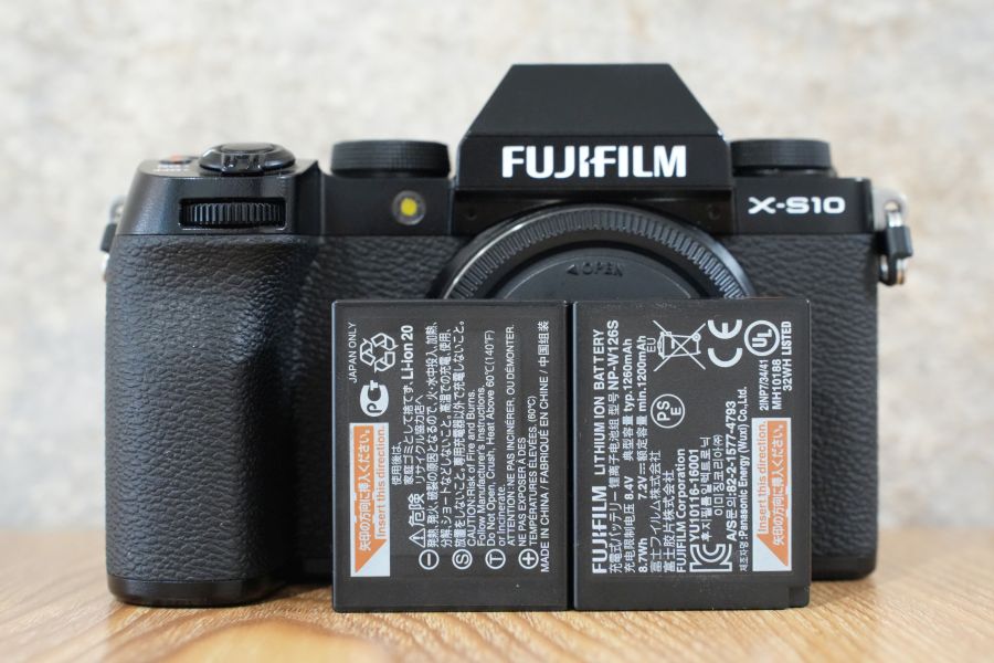 FUJIFILM X-S10 ボディ
