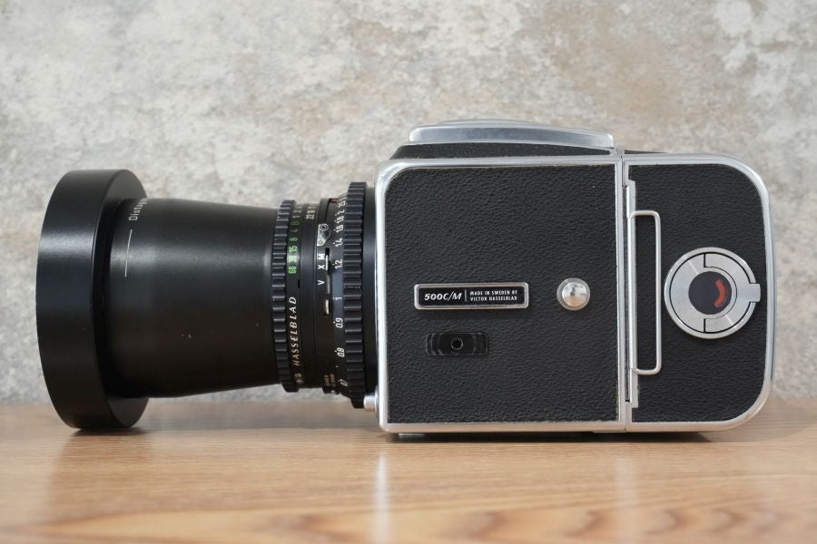 Hasselblad 500C/M + Distagon C 50mm f4 T* + A-12 メンテナンス済み