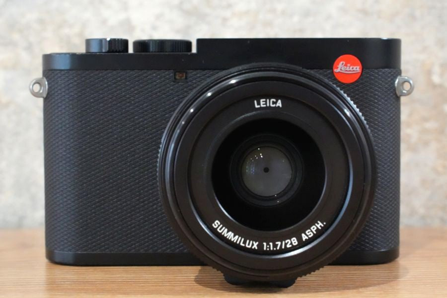 LEICA Q2
