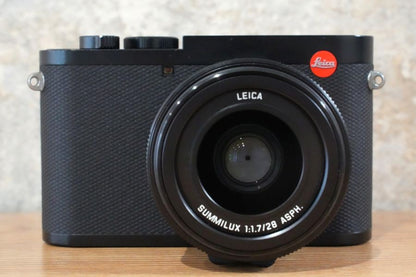 LEICA Q2
