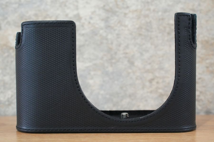 LEICA Q2用プロテクター ブラック 19566