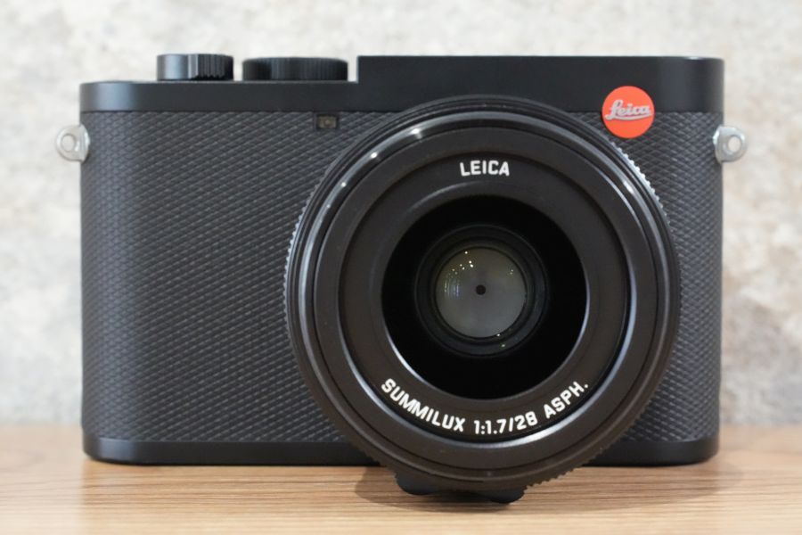 LEICA Q2
