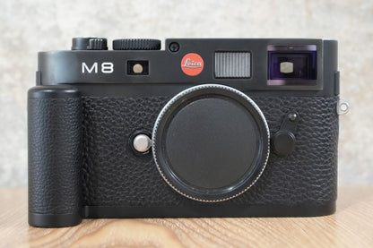 LEICA M8 Black Chrome + 14486 ハンドグリップ