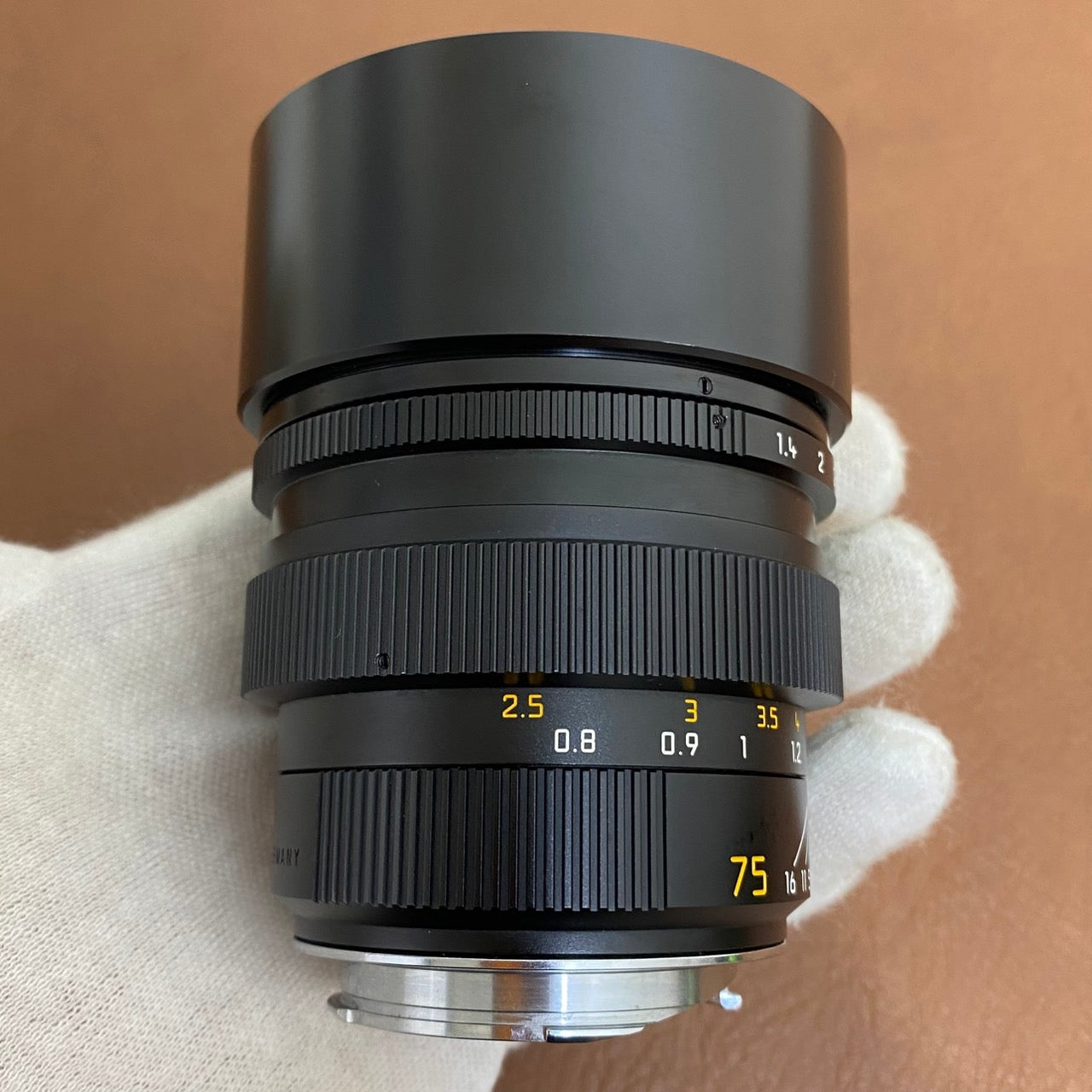 Summilux M75mm f1.4 フード組み込み メンテンス済み LEICA Summilux M75mm f1.4 フード組み込み – まるかめら