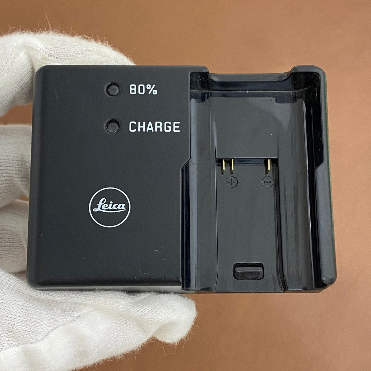 LEICA14470 コンパクトチャージャー(M8/M9/MM/M-E220対応）