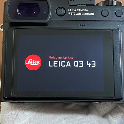 LEICA Q3 43