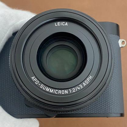 LEICA Q3 43