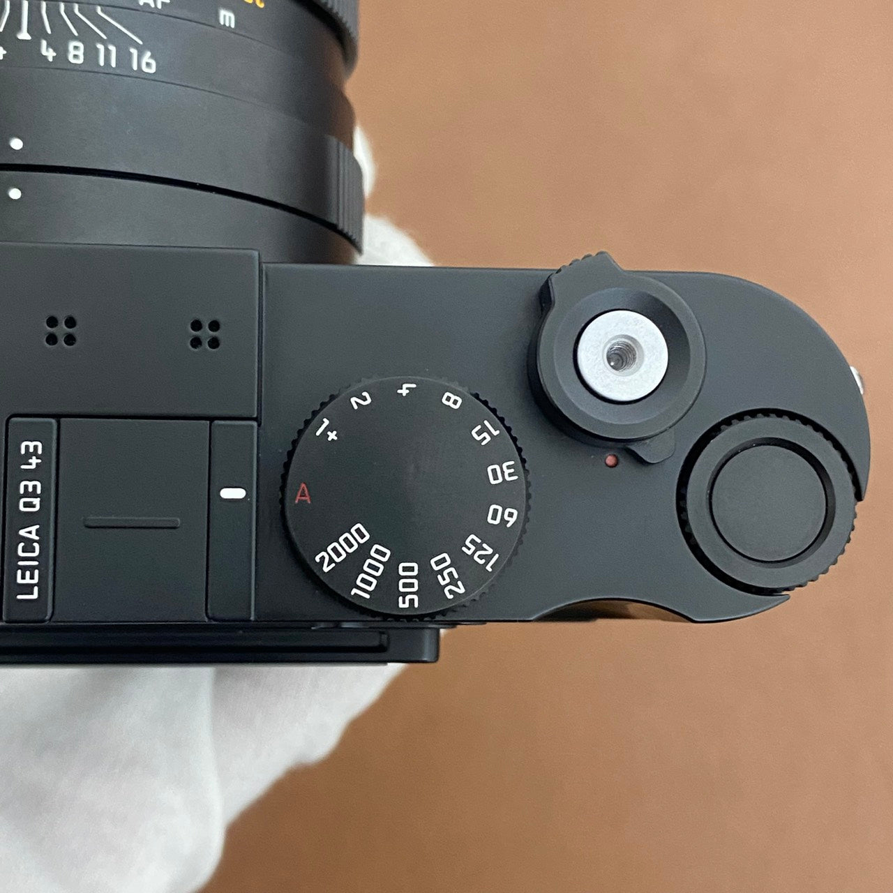 LEICA Q3 43