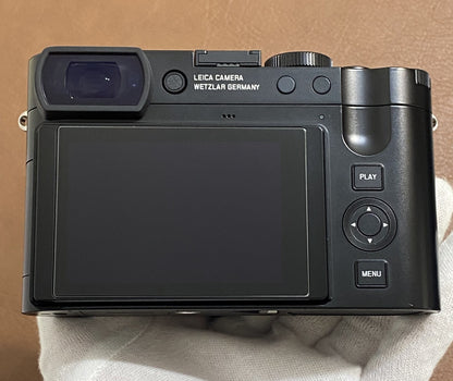 LEICA Q3 43