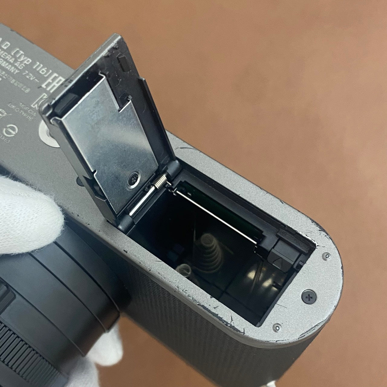 LEICA Q Typ 116 チタングレー – まるかめら