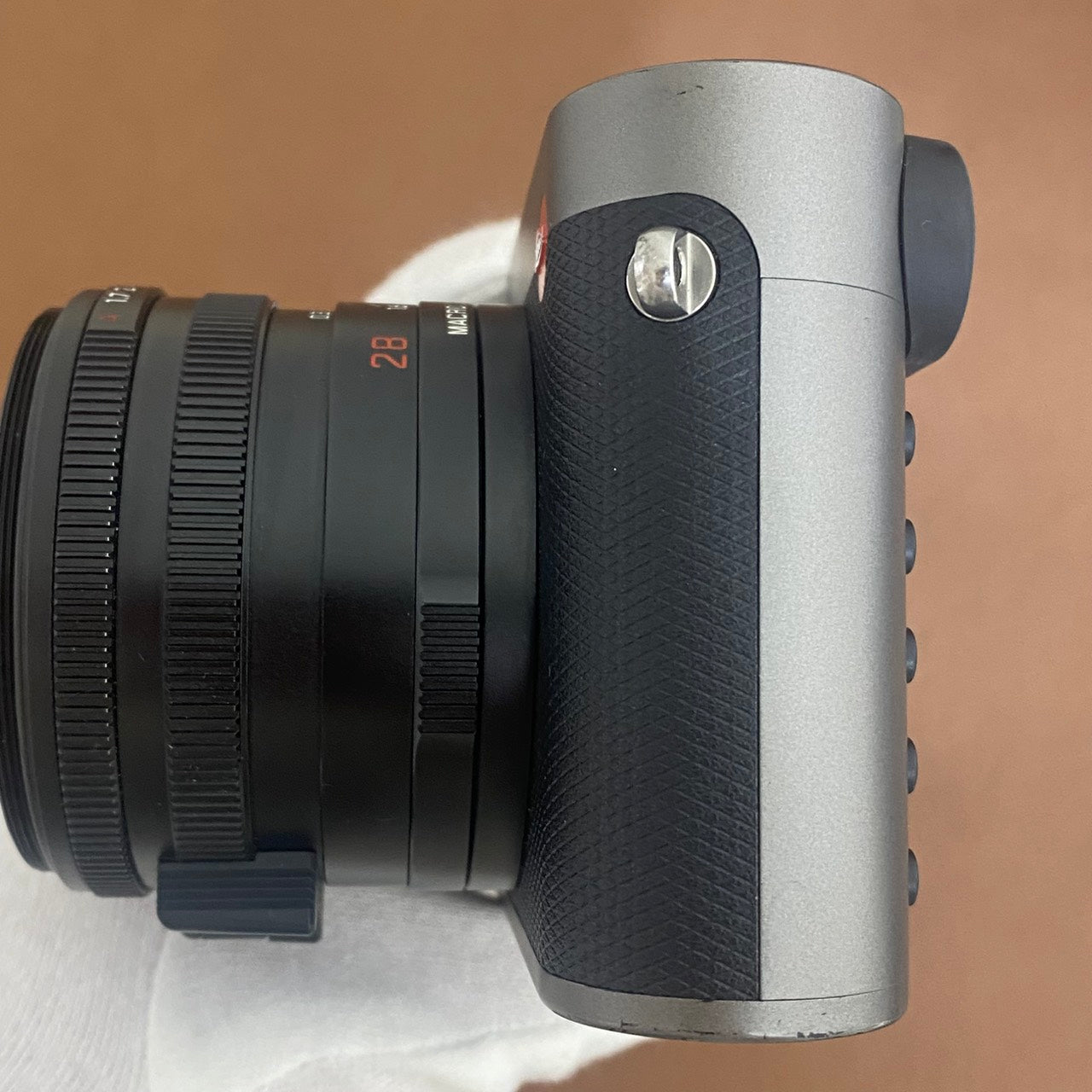 LEICA Q Typ 116 チタングレー – まるかめら