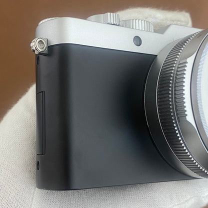 LEICA D-LUX7 Silver
