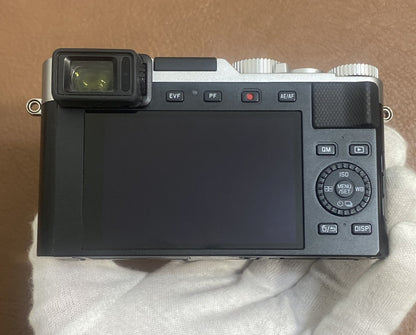 LEICA D-LUX7 Silver