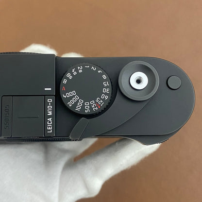 LEICA M10-D