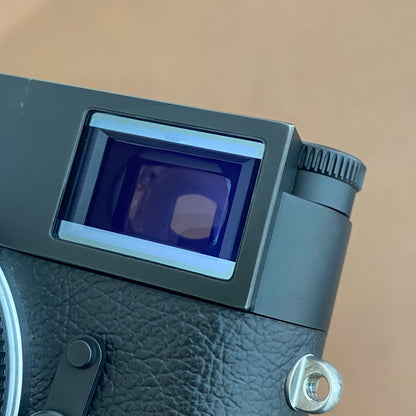 LEICA M10-D
