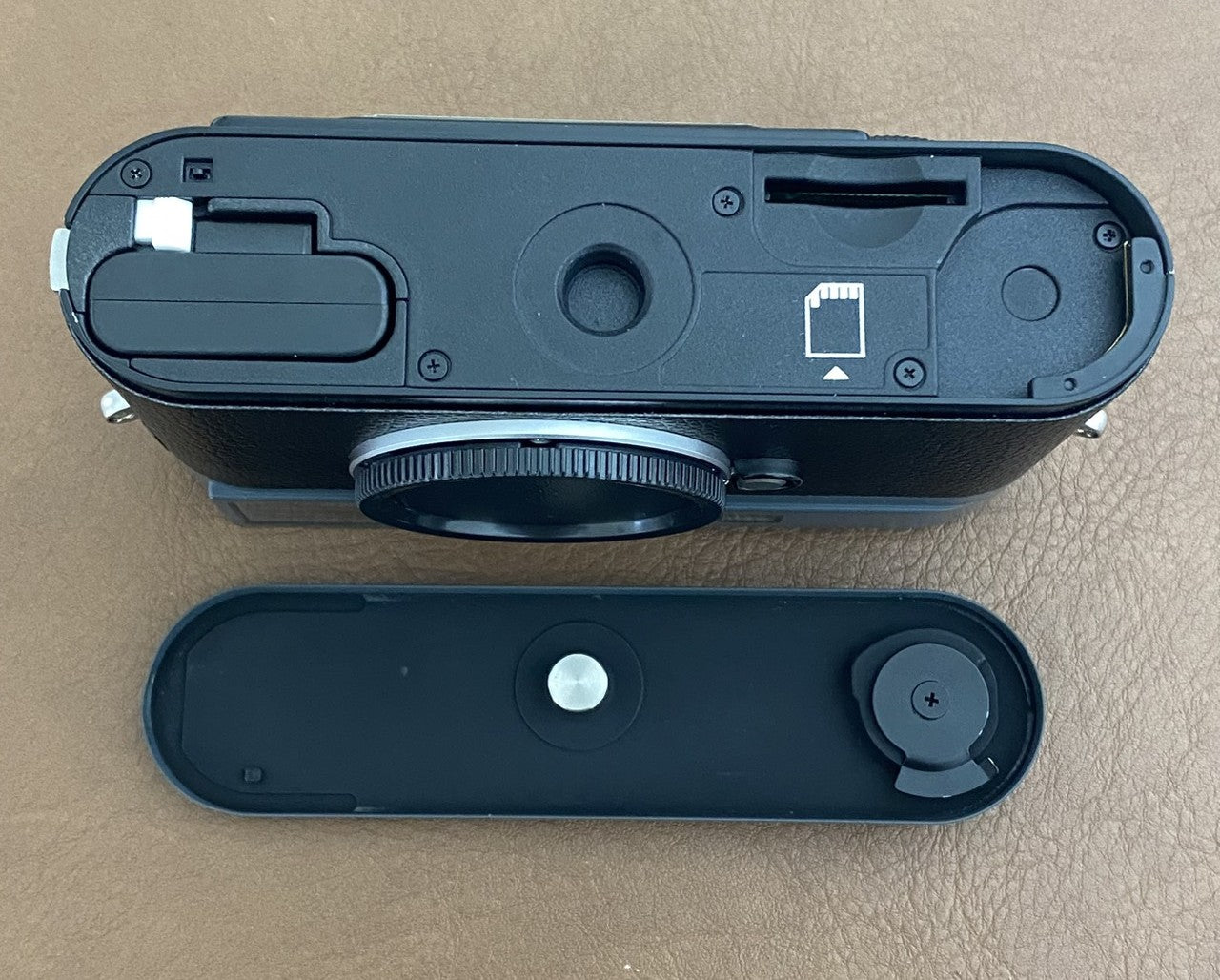 LEICA M-E Typ 220 センサー対策済み 修理点検済み