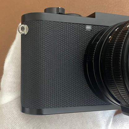 LEICA Q2