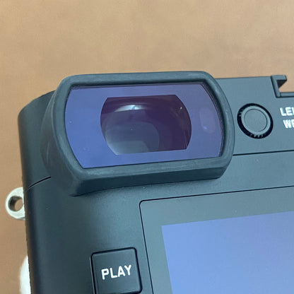 LEICA Q2